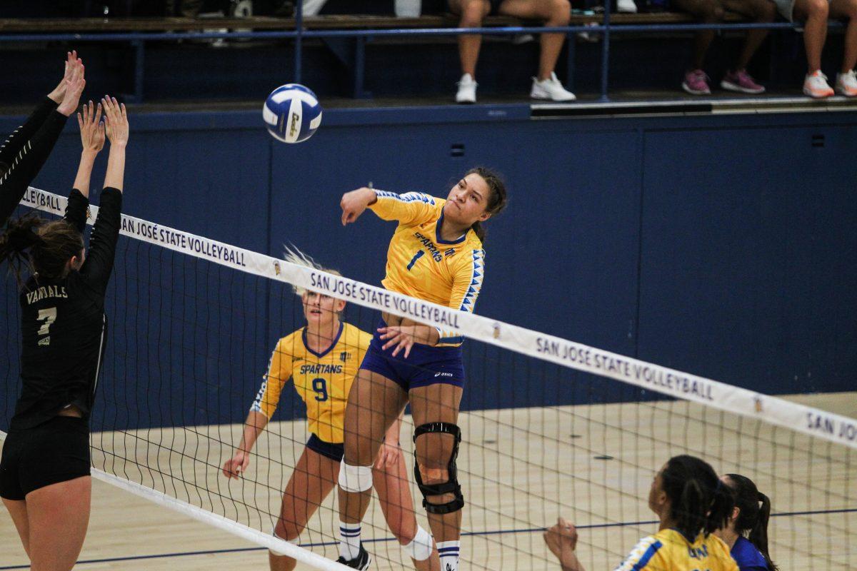 Spartans allow comeback to Aggies, sweep Broncos in homecoming matches