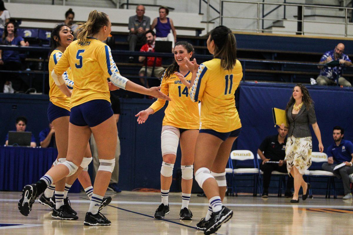 Volleyball celebrates homecoming with two home matches
