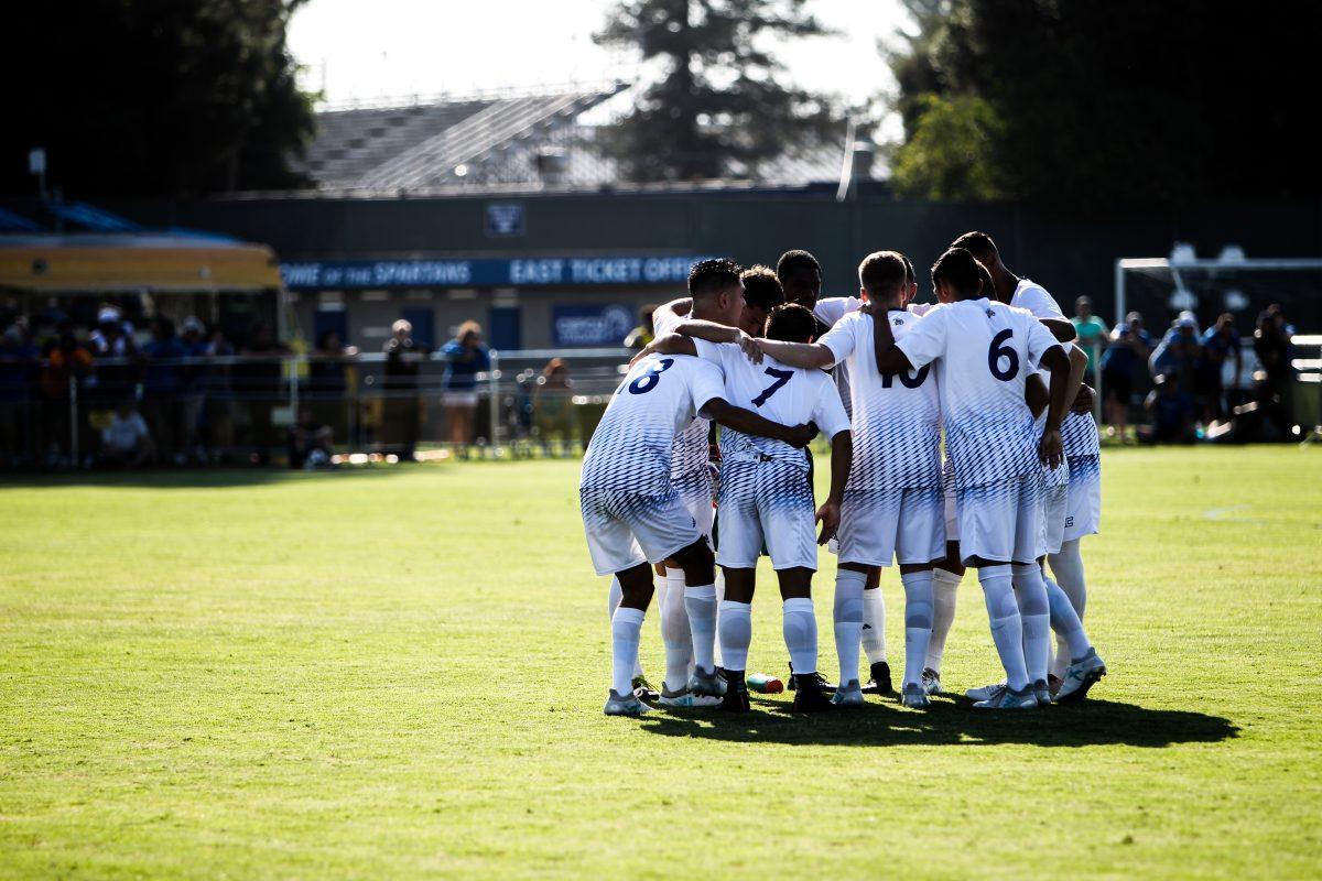 Men&#8217;s soccer concludes road trip at Huskies and Kangaroos