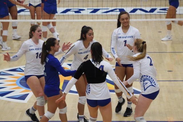 Volleyball visits Aggies and Broncos in crucial road trip