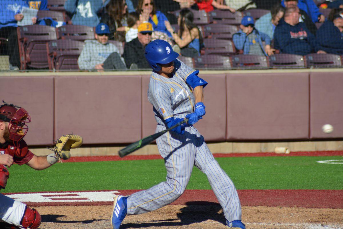 Bullpen gives up 10 runs in loss to Dons