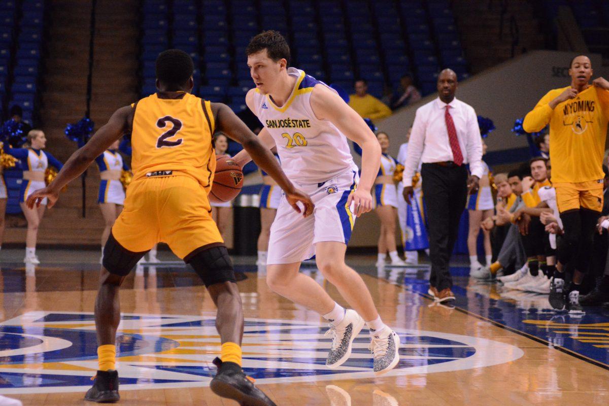 Wyoming neutralizes Baumann, stifle Spartans on senior night