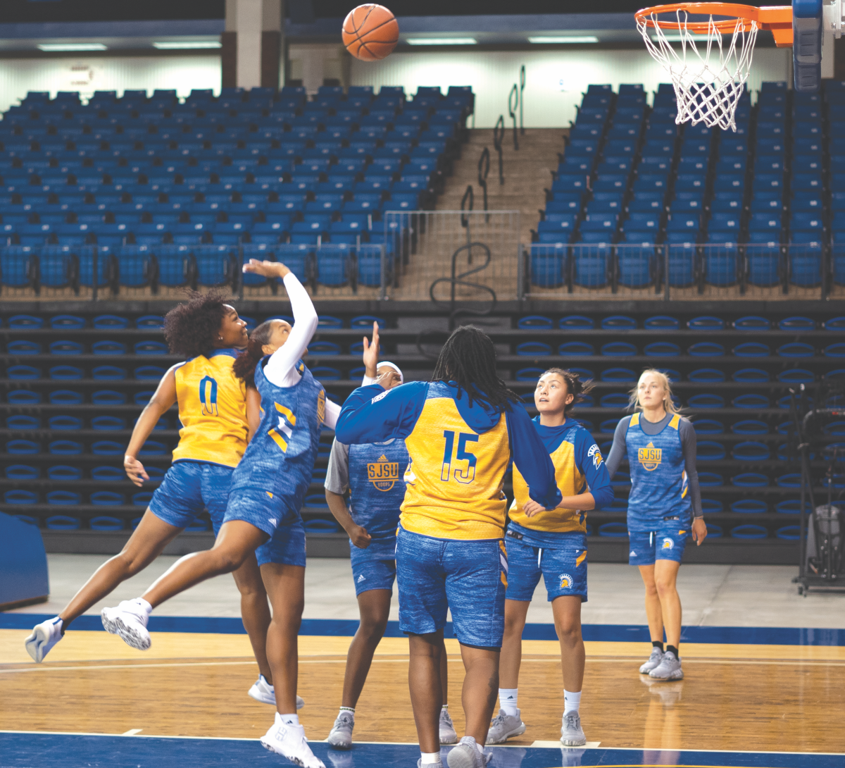 Women&#8217;s basketball team looks to win