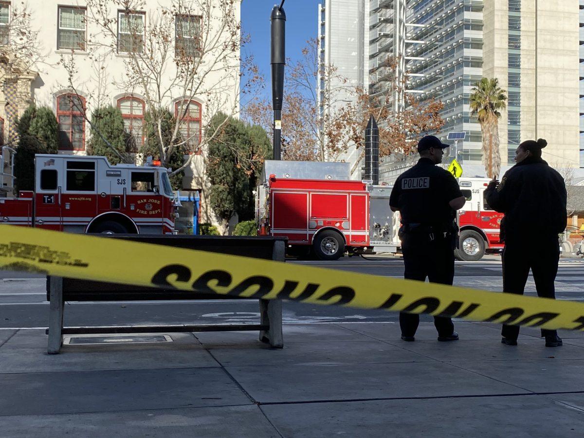 San Jose Police and fire department closing off San Fernando Street while PG&E workers repair the gas leak Friday at noon. Photo by: Mauricio La Plante/Spartan Daily.