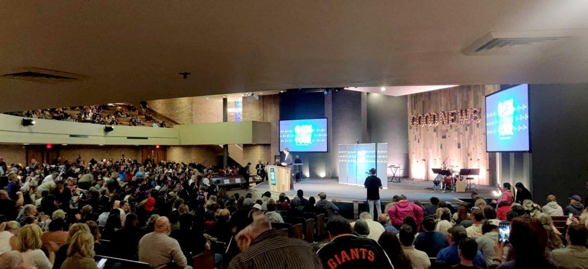 About 1,500 attendees listen to Charlie Kirk, founder and director of Turning Point USA, at Calvary Chapel in San Jose Thursday. Jaimi Bennett | Spartan Daily