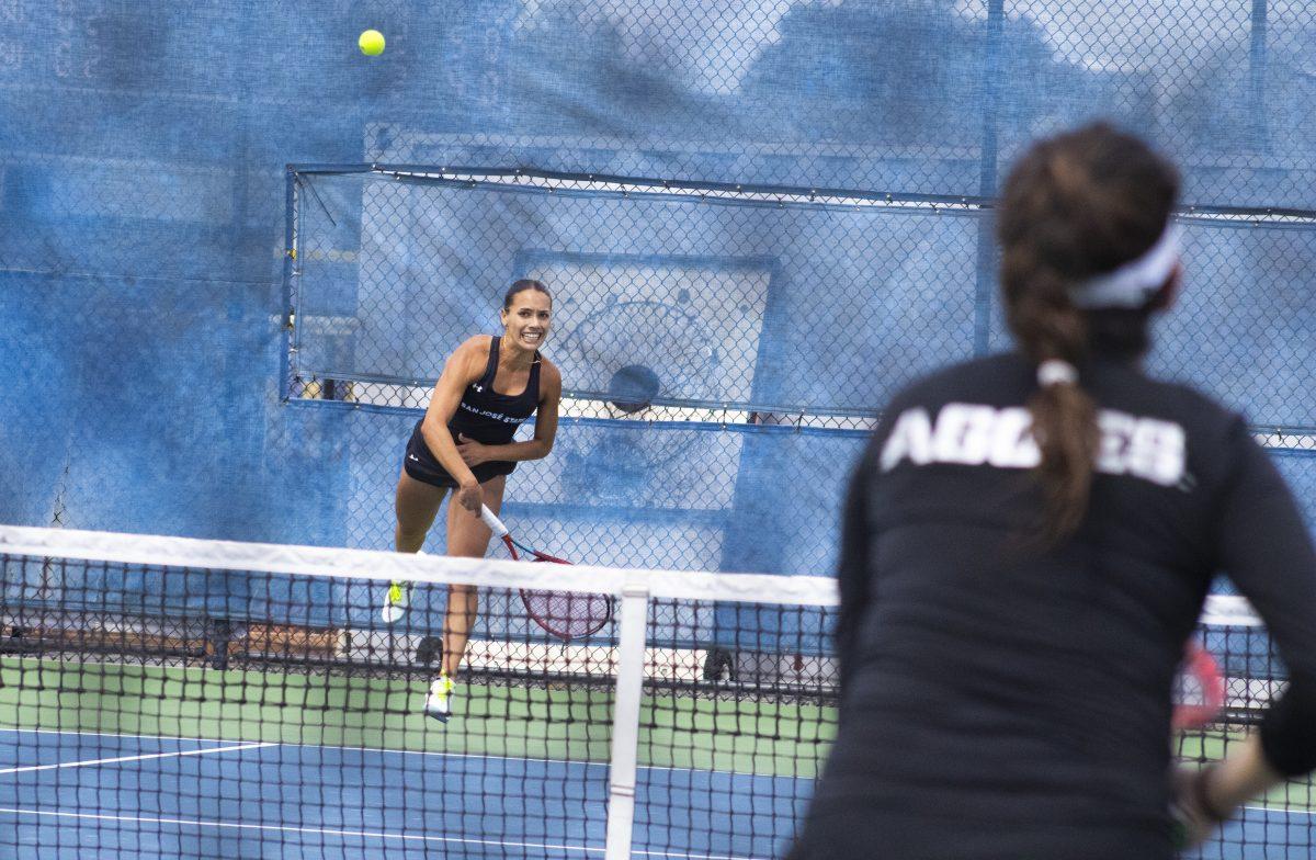 Tennis beats USU on senior night