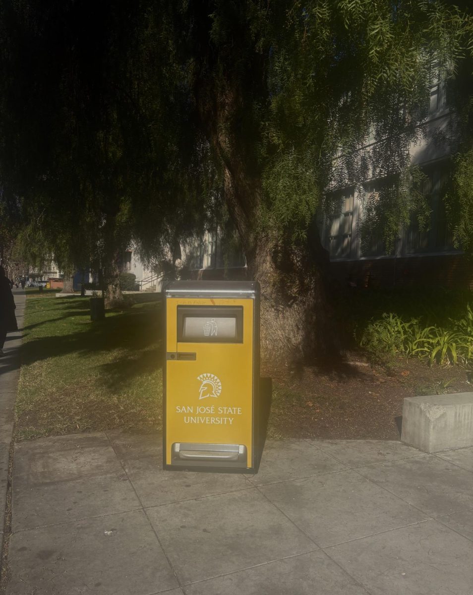 San José State upgrades to new solar powered Bigbelly trashbins to help curb campus litter.